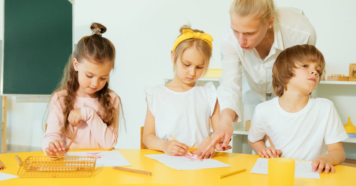 devenez enseignant en dessin en auto-entrepreneuriat : découvrez nos conseils pour réussir votre activité indépendante, attirer des élèves et développer vos compétences artistiques.