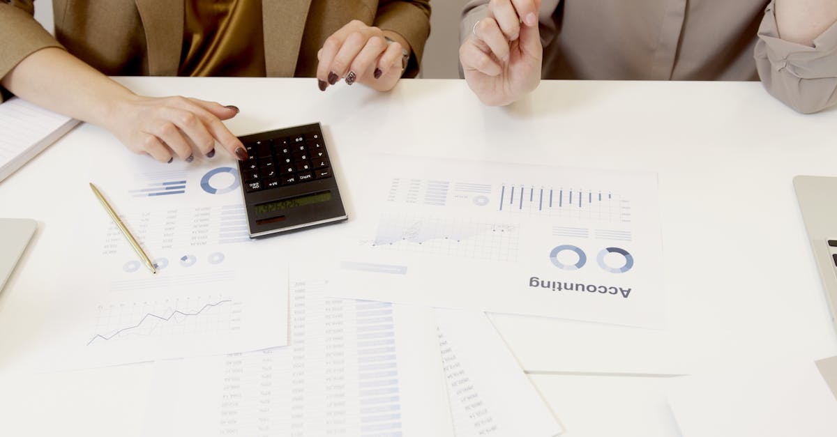 expert-comptable freelance offrant des services personnalisés de comptabilité, gestion financière et conseils fiscaux pour indépendants et petites entreprises.