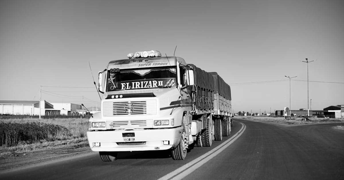 découvrez nos solutions de transport terrestre efficaces et fiables pour vos besoins logistiques et de déplacement.