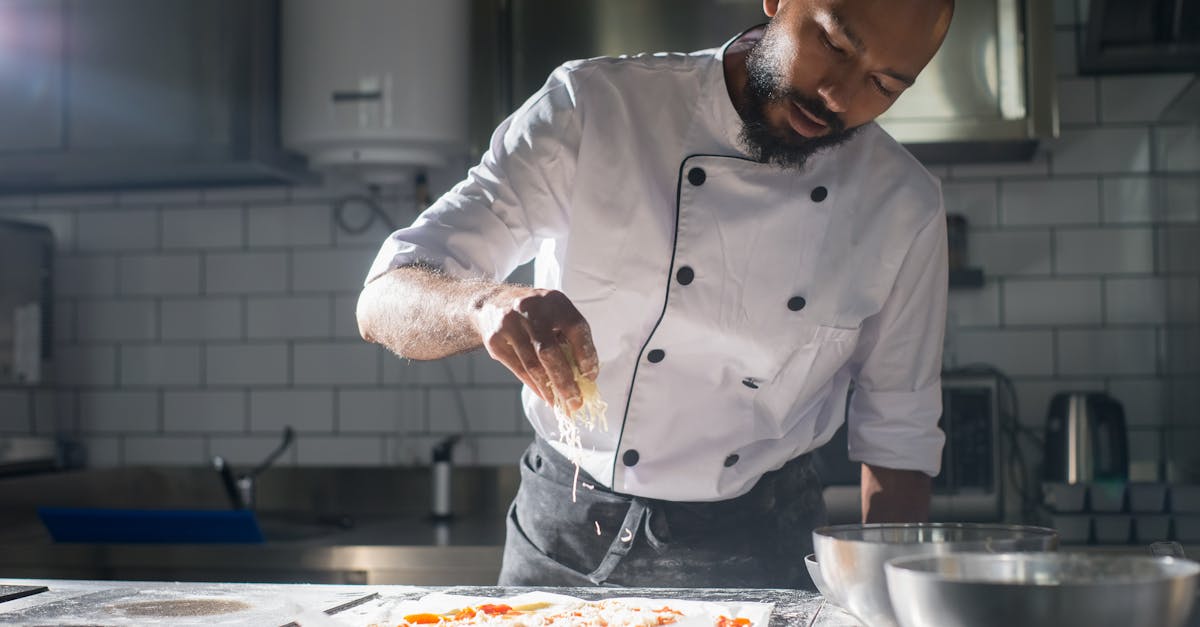 découvrez les clés du succès pour devenir un chef à domicile accompli et transformer votre passion culinaire en carrière prospère.