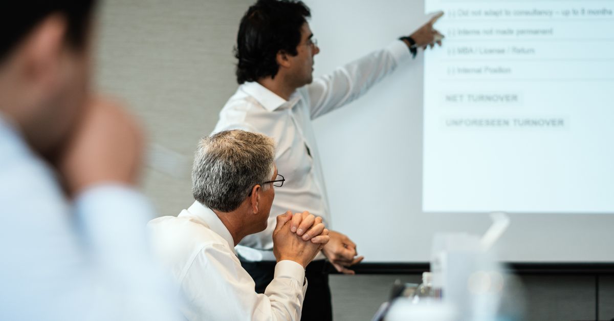découvrez les meilleures pratiques et outils pour la gestion efficace d'une microentreprise, optimisez votre productivité et assurez la croissance de votre petite entreprise.