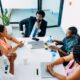 découvrez des stratégies efficaces pour la gestion optimisée de votre microentreprise, incluant conseils en organisation, finances et développement.
